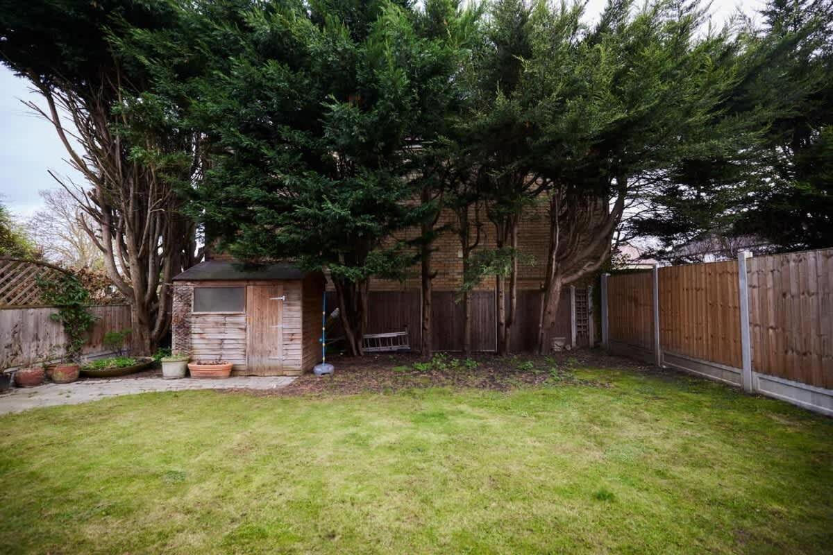 The Redbridge Sanctuary - Spacious 3bdr House With Garden Apartment *