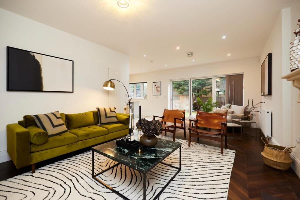 The Redbridge Sanctuary - Spacious 3bdr House With Garden Apartment